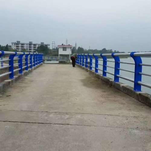 聊城周公河桥梁护栏工程